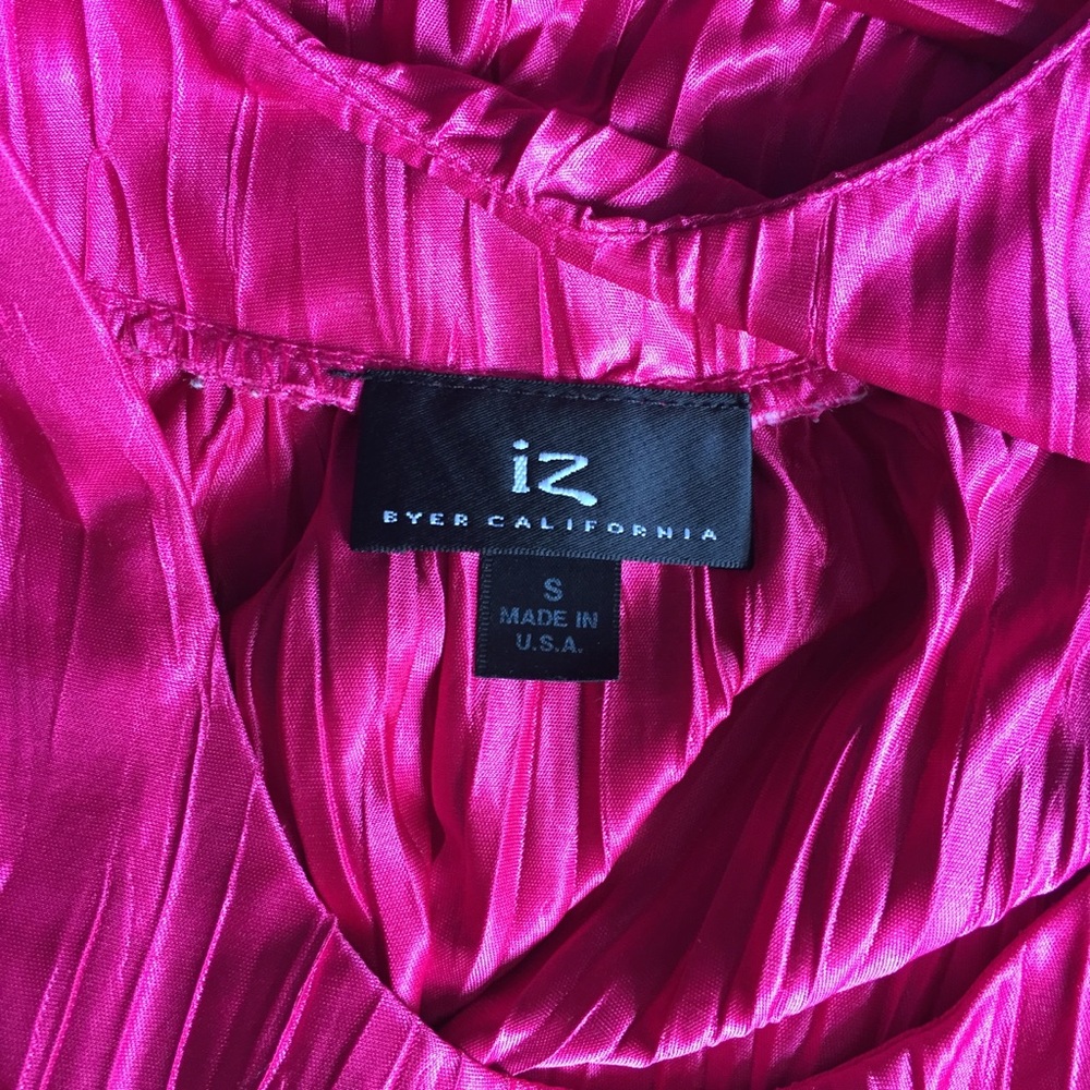Hot pink tank - Picture 6 of 8